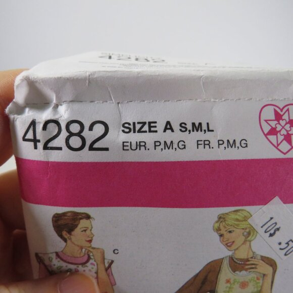 Simplicity 4282 Sewing Pattern 6 styles of Apron Kitchen, Crafts UNCUT - Picture 8 of 8